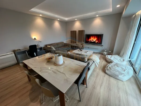 Tirane, jepet me qera apartament 2+1+Ballkon Kati 19, 150 m² 2.600 € (Ambasador 3)