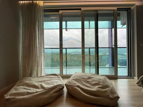 Tirane, jepet me qera apartament 2+1+Ballkon Kati 19, 150 m² 2.600 € (Ambasador 3)