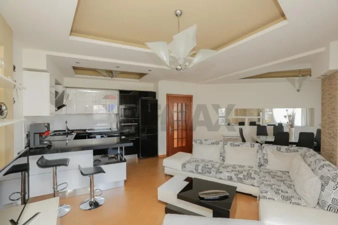 Tirane, jepet me qera apartament 3+1+Ballkon Kati 3, 135 m² 800 € (Rruga don bosko)