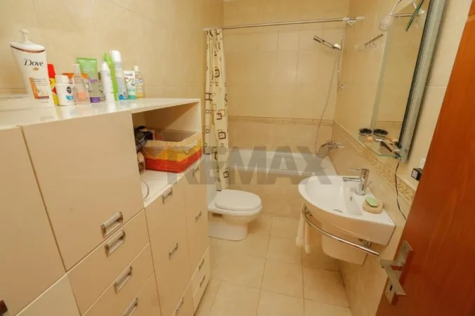 Tirane, jepet me qera apartament 3+1+Ballkon Kati 3, 135 m² 800 € (Rruga don bosko)