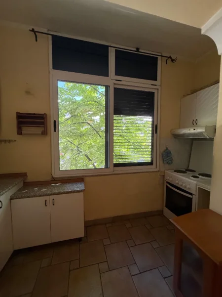 Tirane, shitet apartament 1+1+Ballkon Kati 2, 60 m² 150.000 € (Rruga Bardhyl)