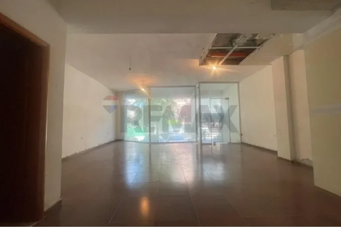 Vlore, jepet me qera ambjent biznesi Kati 0, 50 m² (Rruga e Cipajve, Vlore)