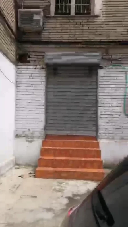 Tirane, jepet me qera ambjent biznesi Kati 1, 45 m² 400 € (Ali Demi)