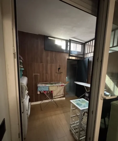 Tirane, jepet me qera apartament 1+1 Kati -1, 70 m² 600 € (RRUGA E DIBRES)
