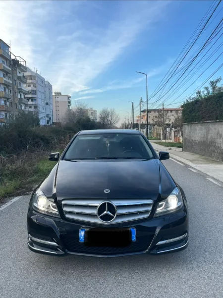 Durres, shitet makine Mercedes Benz  C 220 CDI 2011, Nafte, e zeze automatik Kondicioner 206 km 8.400 €