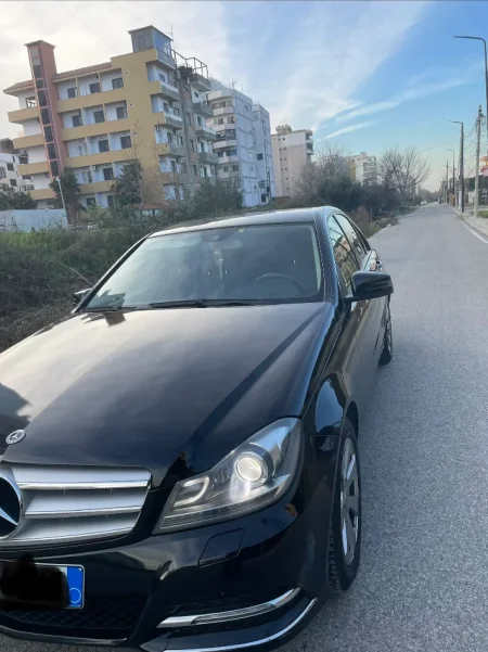 Durres, shitet makine Mercedes Benz  C 220 CDI 2011, Nafte, e zeze automatik Kondicioner 206 km 8.400 €
