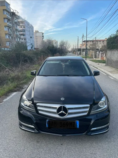 Durres, shitet makine Mercedes Benz  C 220 CDI 2011, Nafte, e zeze automatik Kondicioner 206 km 8.400 €