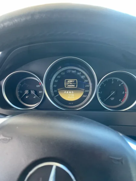 Durres, shitet makine Mercedes Benz  C 220 CDI 2011, Nafte, e zeze automatik Kondicioner 206 km 8.400 €