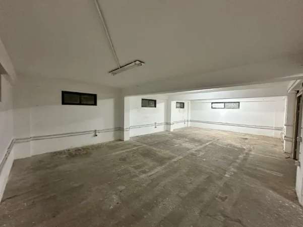 Tirane, jepet me qera ambjent biznesi Kati 0, 480 m² 2.600 € (Don Bosko)