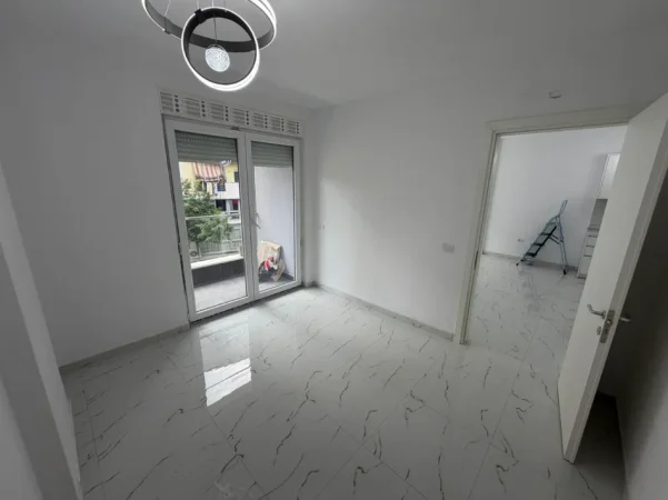 Tirane, jepet me qera apartament 1+1 Kati 1, (jordan misja)