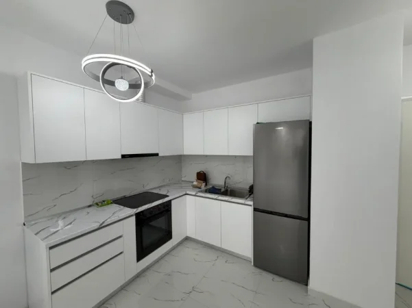Tirane, jepet me qera apartament 1+1 Kati 1, (jordan misja)