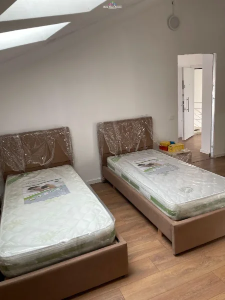 Tirane, jepet me qera apartament 2+1 Kati 7, 123 m² 470 € (fresku)