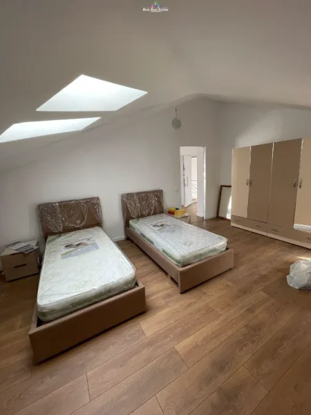 Tirane, jepet me qera apartament 2+1 Kati 7, 123 m² 470 € (fresku)