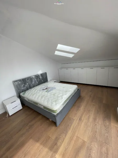 Tirane, jepet me qera apartament 2+1 Kati 7, 123 m² 470 € (fresku)