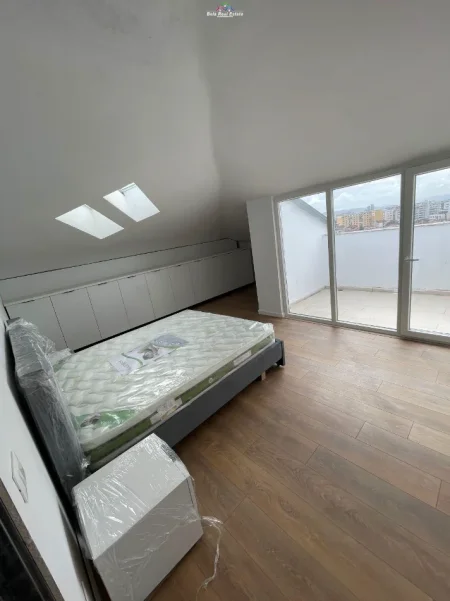 Tirane, jepet me qera apartament 2+1 Kati 7, 123 m² 470 € (fresku)