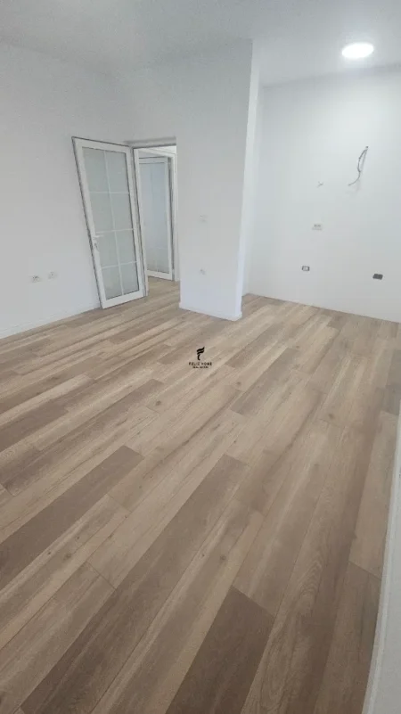 Tirane, jepet me qera apartament 1+1 Kati 0, 47 m² 130.000 € (RRUGA ISUF ELEZI)