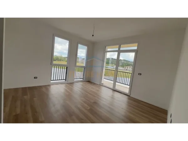 Tirane, shitet apartament 2+1 Kati 1, 78 m² 141.714 € (Sauk)