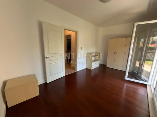 Tirane, jepet me qera apartament 2+1+Ballkon Kati 1, 125 m² 1.700 € (Teg)