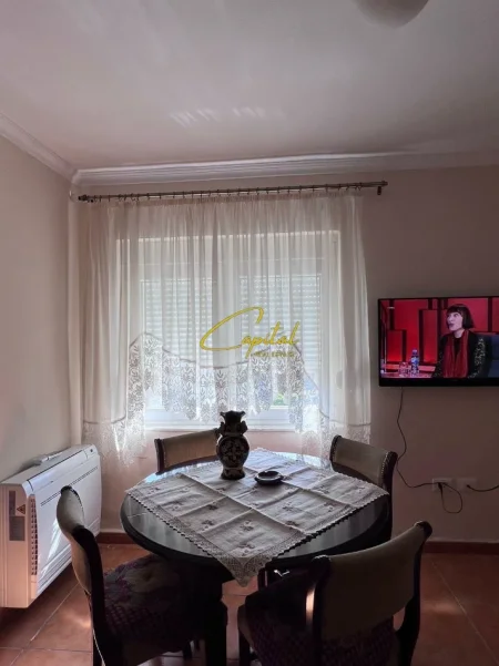 Tirane, jepet me qera apartament 2+1 Kati 4, 75 m² 700 € (RRUGA E ELBASANIT)
