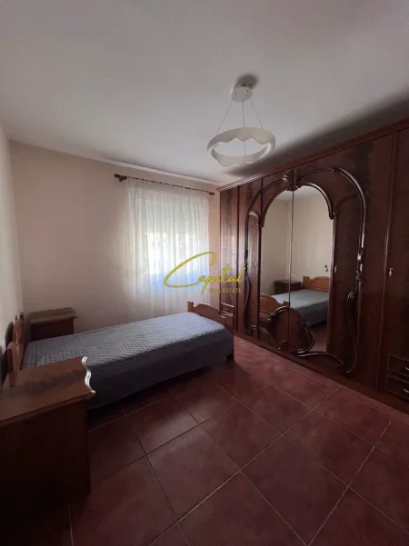 Tirane, jepet me qera apartament 2+1 Kati 4, 75 m² 700 € (RRUGA E ELBASANIT)