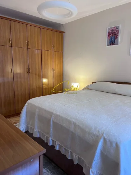 Tirane, jepet me qera apartament 2+1 Kati 4, 75 m² 700 € (RRUGA E ELBASANIT)