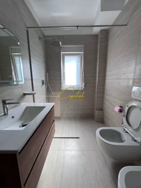 Tirane, jepet me qera apartament 2+1 Kati 4, 75 m² 700 € (RRUGA E ELBASANIT)
