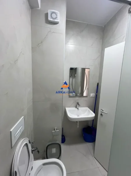 Tirane, shitet apartament 1+1+Ballkon Kati 8, 71 m² 103.500 € 