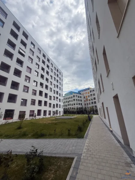 Tirane, shitet apartament 1+1+Ballkon Kati 8, 71 m² 103.500 € 