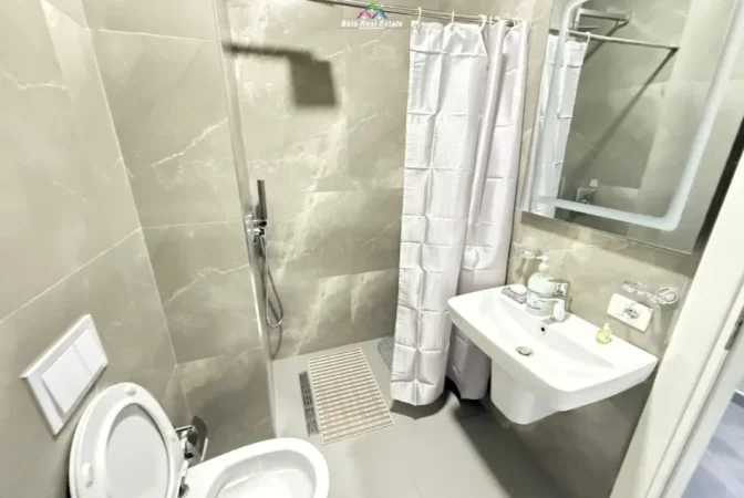Tirane, jepet me qera apartament 1+1+Ballkon Kati 7, 65 m² 500 € (kongresi manastirit)