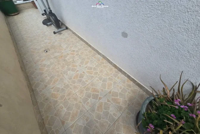 Tirane, jepet me qera apartament 1+1+Ballkon Kati 3, 65 m² 500 € (tregu elektrik)
