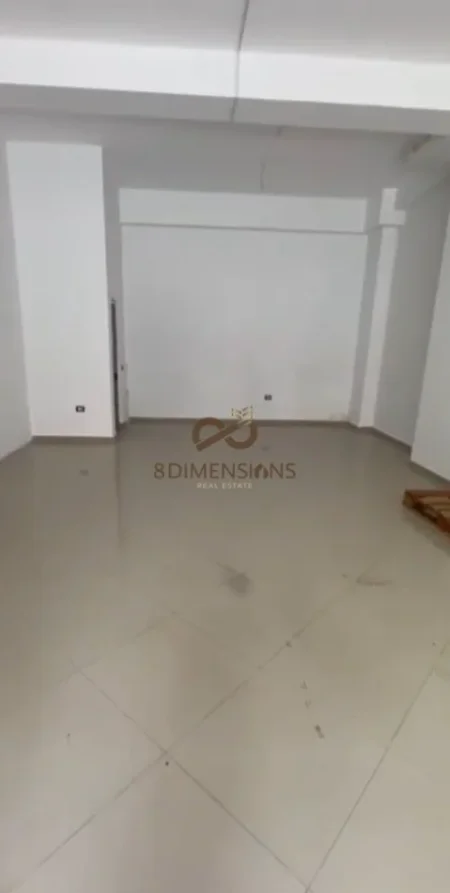 Tirane, shitet dyqan Kati 0, 125 m² 275.000 € (yzberisht)