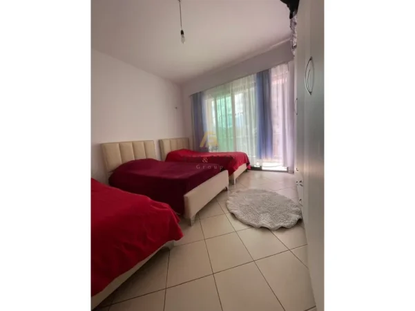 Tirane, shitet apartament 1+1+Ballkon Kati 1, 96 m² 92.000 € (Zona e 3-shit)