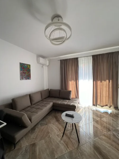 Tirane, jepet me qera apartament 1+1 Kati 4, 70 m² 500 € (rruga teodor keko)