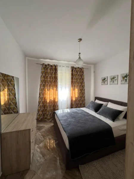 Tirane, jepet me qera apartament 1+1 Kati 4, 70 m² 500 € (rruga teodor keko)