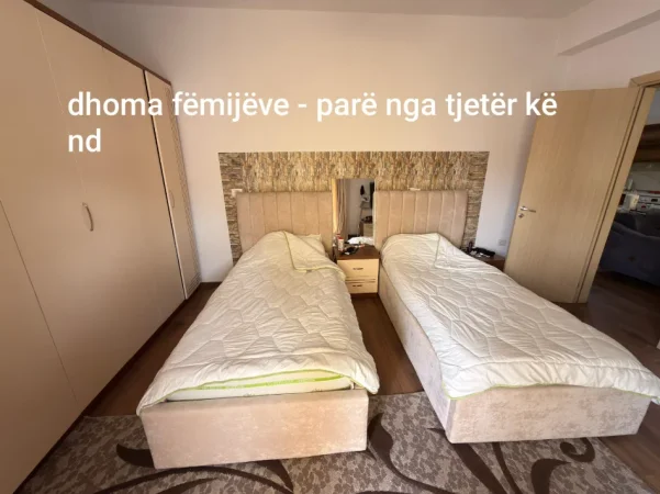 Tirane, jepet me qera apartament 2+1+2 Kati 4, 117 m² 700 € (KOPSHTI BOTANIK)