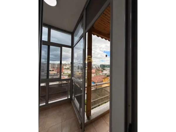 Tirane, shitet apartament 1+1+Ballkon , 64 m² 135.000 € 