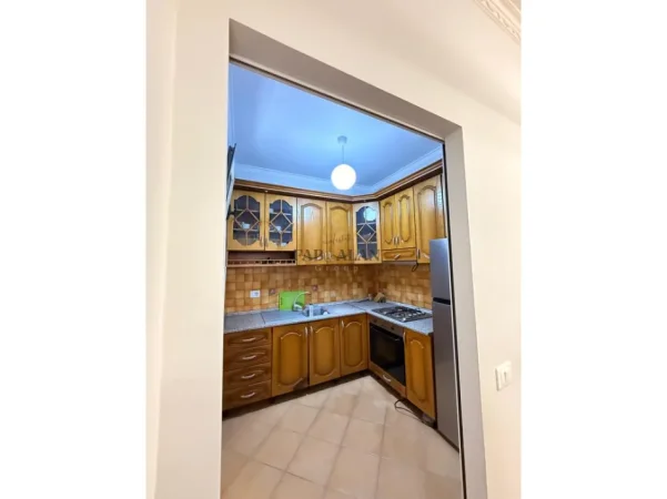 Tirane, shitet apartament 1+1+Ballkon , 64 m² 135.000 € 