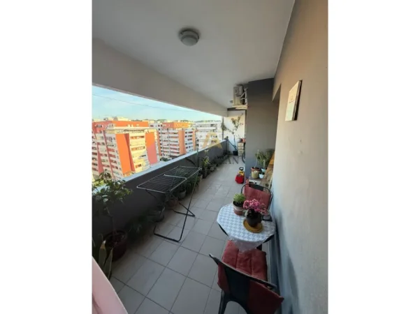 Tirane, shitet apartament 2+1+Ballkon Kati 8, 100 m² 160.000 € 