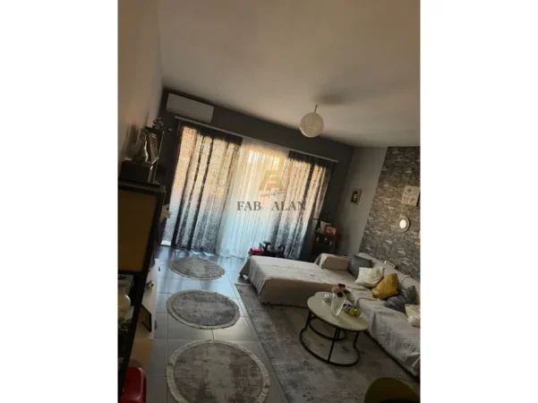 Tirane, shitet apartament 2+1+Ballkon Kati 8, 100 m² 160.000 € 