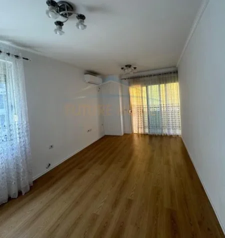 Tirane, shitet apartament 2+1 Kati 2, 86 m² 135.000 € (Rruga e Dajtit)