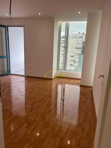 Tirane, jepet me qera ambjent biznesi Kati 6, 190 m² 2.000 € (RRUGA E ELBASANIT)