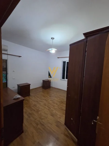 Tirane, jepet me qera apartament 2+1+Ballkon Kati 0, 90 m² 400 € (KODRA E PRIFTIT)