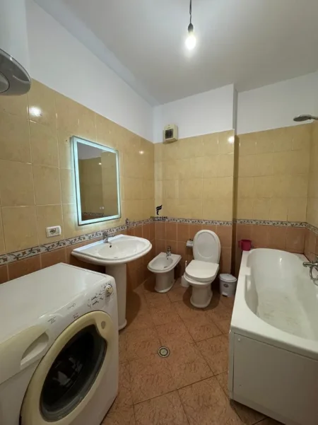 Tirane, jepet me qera apartament 1+1 Kati 5, 70 m² 500 € (DON BOSKO)