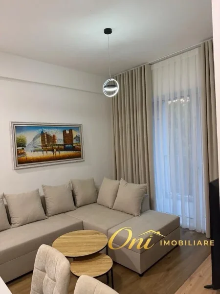 Tirane, jepet me qera apartament 1+1 Kati 2, 60 m² 400 € (FRESK)