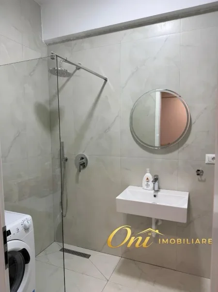 Tirane, jepet me qera apartament 1+1 Kati 2, 60 m² 400 € (FRESK)