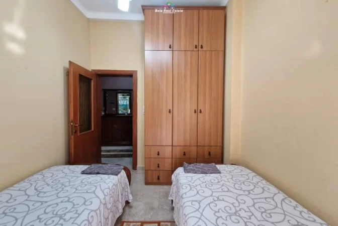 Tirane, jepet me qera apartament 2+1 Kati 2, 65 m² 680 € (ish ekspozita)