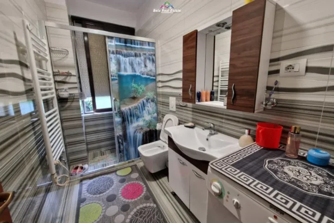 Tirane, jepet me qera apartament 2+1 Kati 2, 65 m² 680 € (ish ekspozita)