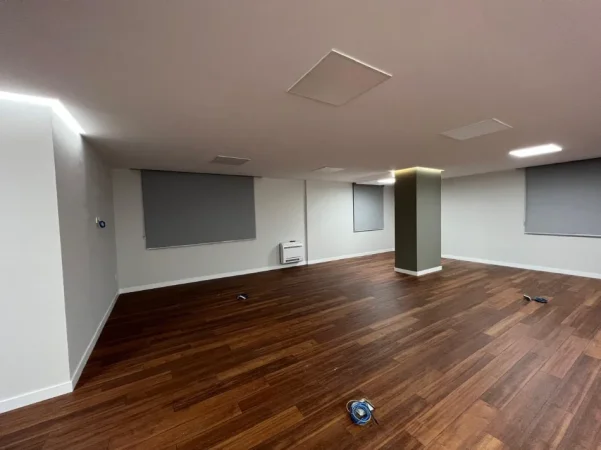 Tirane, jepet me qera zyre Kati 1, 120 m² 1.700 € (Rruga Ibrahim Rugova)