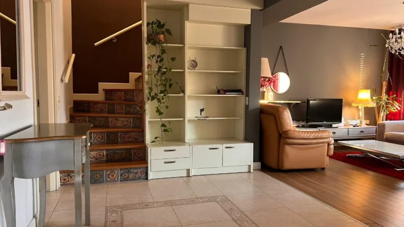 Tirane, jepet me qera apartament 3+1 Kati 4, 120 m² 900 € (RRUGA E DURRESIT)