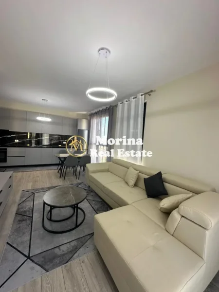 Tirane, jepet me qera apartament 2+1 Kati 3, 110 m² 750 € (Xhamllik)
